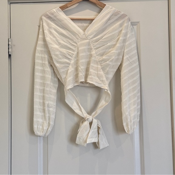 3/$15‼️ DAZY White Striped Ruched Bust Crop Blouse w/ Back Tie, Size M, V-Neck - Picture 4 of 10